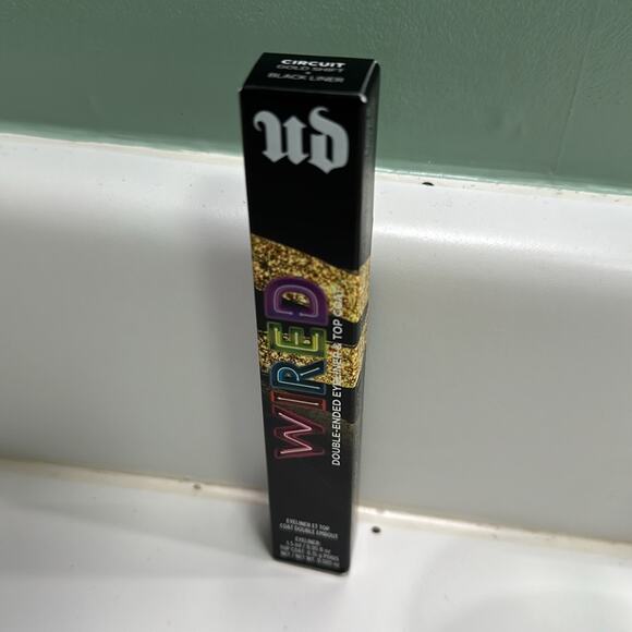 Urban Decay Double-Ended Eyeliner and Top Coat Wired Collection - Picture 2 of 4